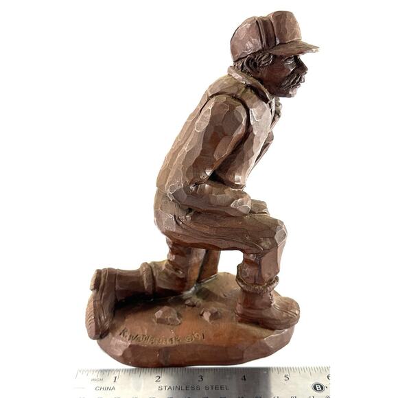 Red Mill Mfg. Hunter with Rifle Sculpture Signed R. Wetherbee (1991) Made In USA - Picture 5 of 7